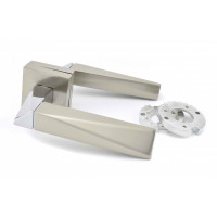 Ручка FUARO на квадратной розетке DIAMOND DM SN/CP